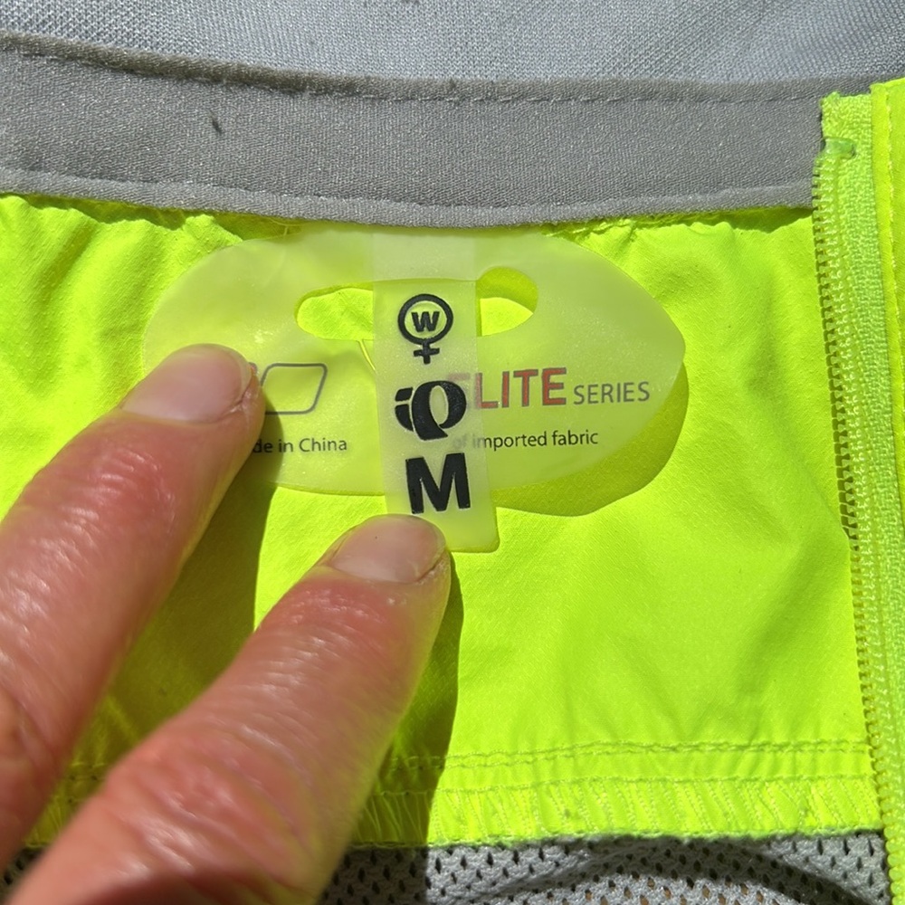 Pearl Izumi reflective convertible cycling jacket. - Picture 13 of 13